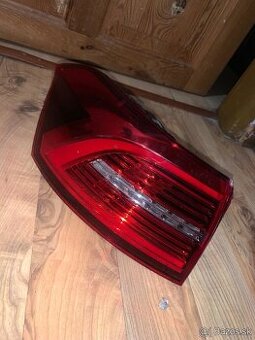 Predám svetlo zadné na vw b8