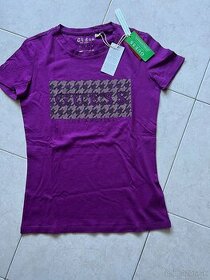Dámske fialové tričko guess