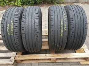 215/60R17 Michelin a Bridgestone