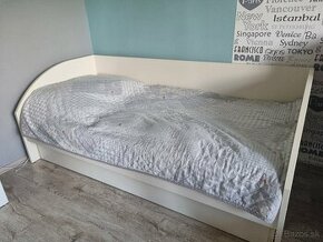 Posteĺ s výsuvnou druhou posteĺou