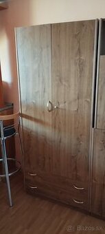 Predam skrine a perinak za 10€/kus