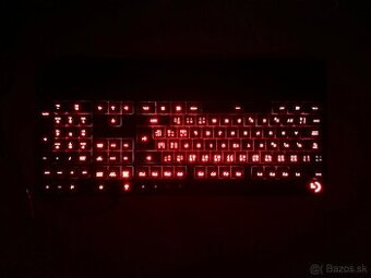 Logitech G213