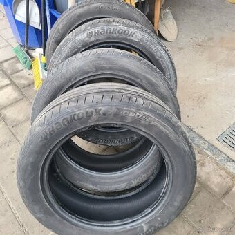 Hankook 215 55 R17 94w