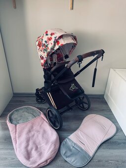 Športový kočík Cybex priam Spring blossom s príslušenstvom