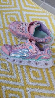 Skechers teniski 32