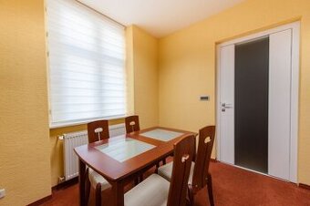 PREDÁM, jedálenský set - stôl + 4 stoličky
