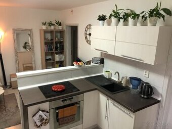 3-izbový byt centrum – zrekonštruovaný, zariadený