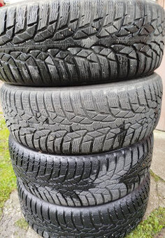 Predam jazdene zimne pneu 205/60R16 NOKIAN WRD4 92H