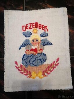 Vyšívaný kalendár