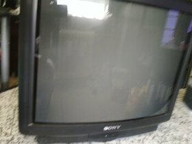 Predám starší televízor SONY - 1