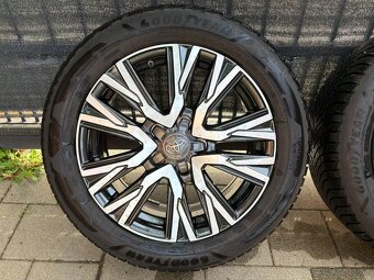 yaris cross 215/55 r17 92v 17x7j et50 zimné