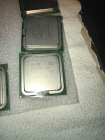Predám procesor Intel Core 2 DUO pre PC