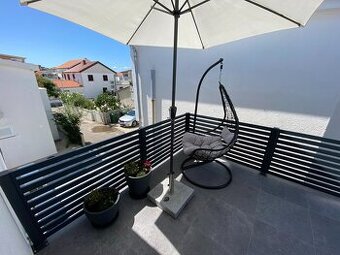 Dom s 2 apartmánmi a garážou, Chorvátsko VIR