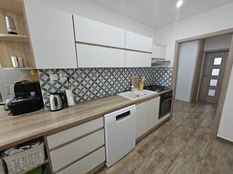 Exkluzívna ponuka-Predaj 4 izb bytu,85 m2- Vlčince, Žilina