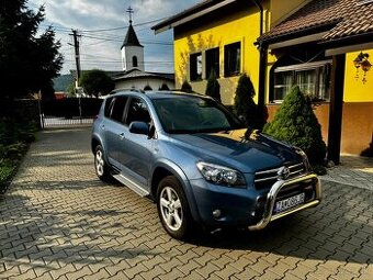 Predam toyotu rav4