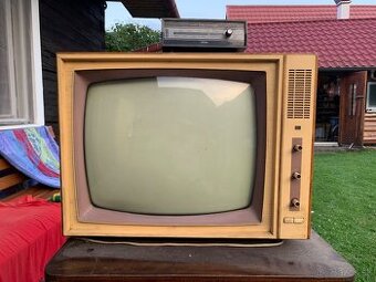 Starožitný televízor