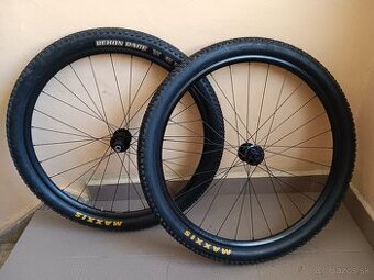 Predám sadu kolies Bontrager Kovee TLR Boost 28 Hole 29"