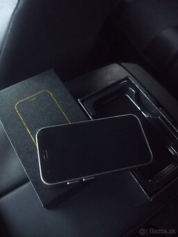 Nový mini mobilný telefón