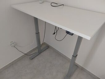 ELEKTRICKÝ výškovo nastaviteľný stôl – rovný, biely, 120×60