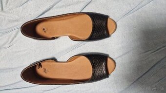 Adidas 35, Nike 36/37, 38, topanky 36 a 2x lodicky 37