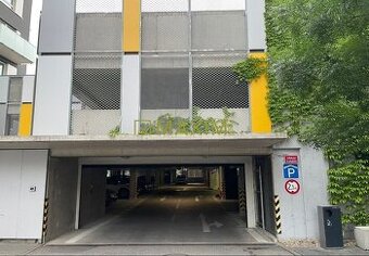 PREDAJ - Garážové státie na Jégého ulici