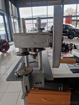 Uzatvárač konzerv /rezervovaný do 22.11./