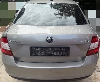 predám piate dvere Škoda Rapid 2019 facelift Zadný nárazník,