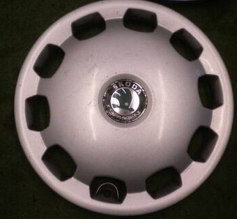 Puklica 15" - Škoda Octavia 1