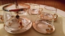 retro sklenené šálky s tanierikmi na kávu s cukorničkou - 1