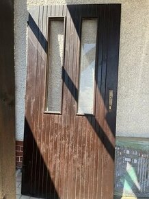 Drevené dvere vhodné na chatu