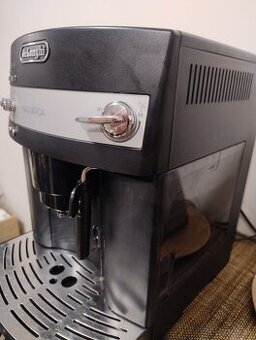 Kávovár DeLonghi magnifica 3000