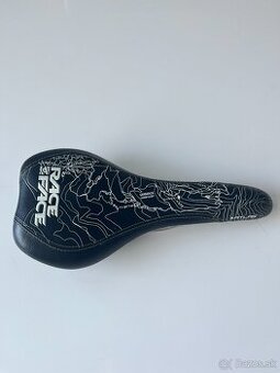 Sedlo Race face Atlas