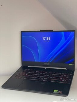 Laptop Asus tuf: r7 7735hs, rtx 4060, 32gb ram, 144hz