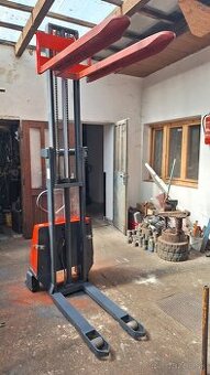 Ptedám vysokozdvižný vozík elektrický