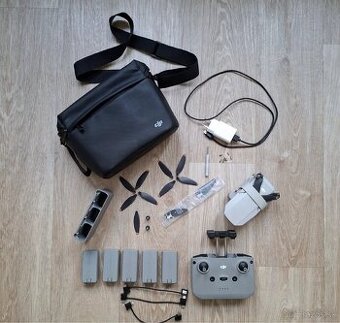 Dron. DJI Mini 2 Fly Combo 6 batérii (nefunkčný)