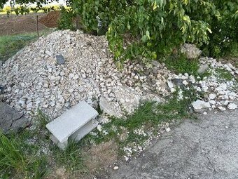 Darujem stavebný odpad
