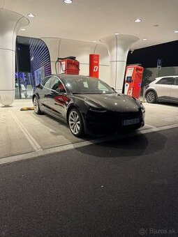 BOLT - Prenajom Elektrickeho auta