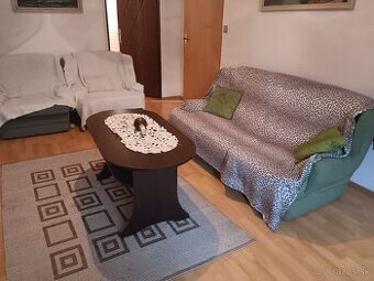 Darujem gauč a kreslá