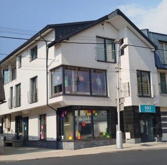 Polyfunkčná budova v centre Tvrdošína