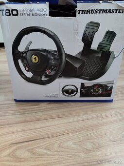 Volant na thrustmaster Ferrari na PS5