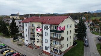 SLNEČNÝ 2-IZBOVÝ BYT S VEĽKÝM BALKÓNOM A SÚKROMNÝM DVOROM