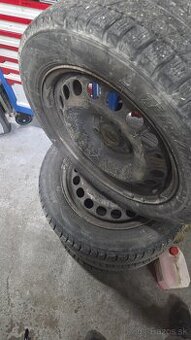 Predam 16" plechove disky + zimne gumy