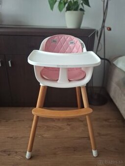 Detská stolička na krmenie