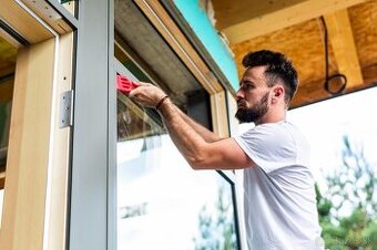 MONTÁŽNIK OKIEN A DVERÍ