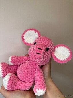 Hačkovana hračka ružový slon