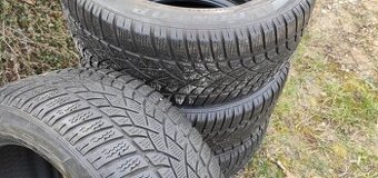Predám sadu pneu DUNLOP SP 245/50 18R-RFT.Lacno.