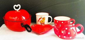 Sada čerevené a bodky. Retro sběratelsk plechovky různé typy