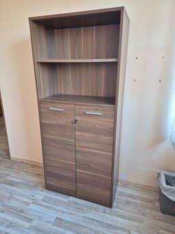 Predám kancelársku skrinku/knižnicu