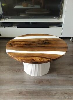 Epoxidovy konferencny stol