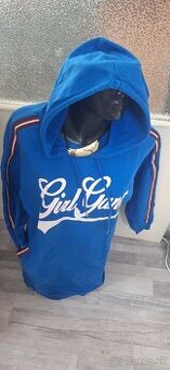 Predĺzená mikina s kapucňou